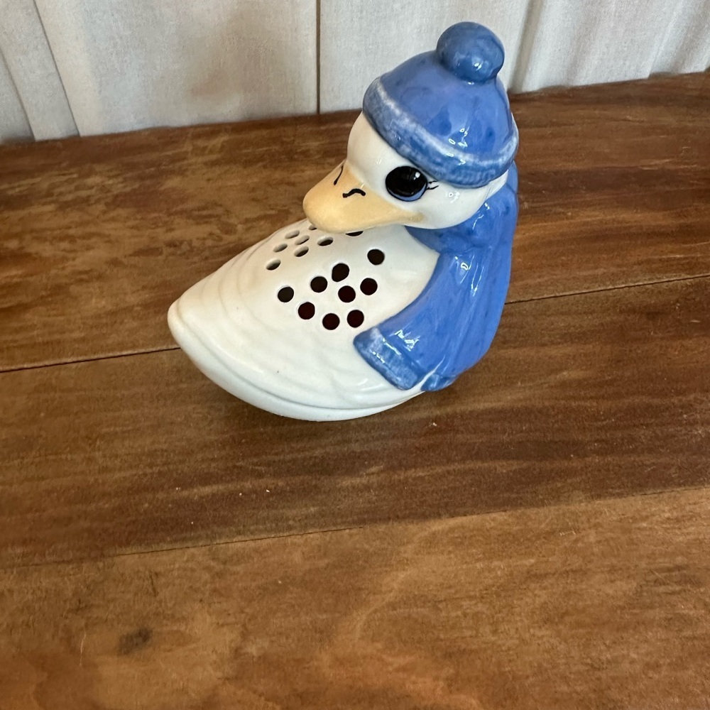 Ceramic Duck Shaped Kitchen baking soda holder - Blue and White
